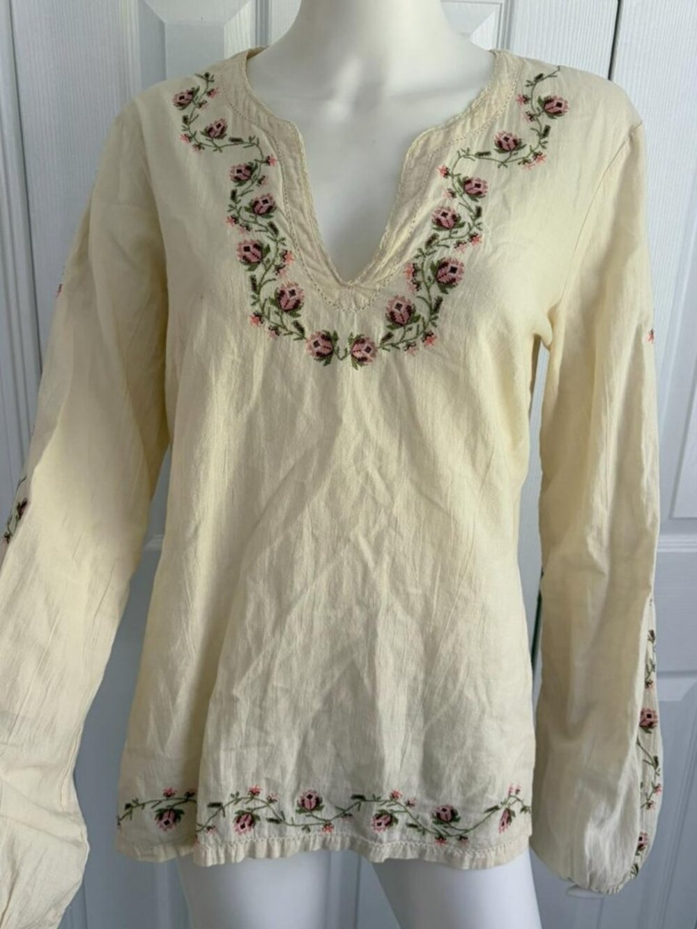 Lucky Brand size large ASO twilight bella swan long sleeve embroidered top